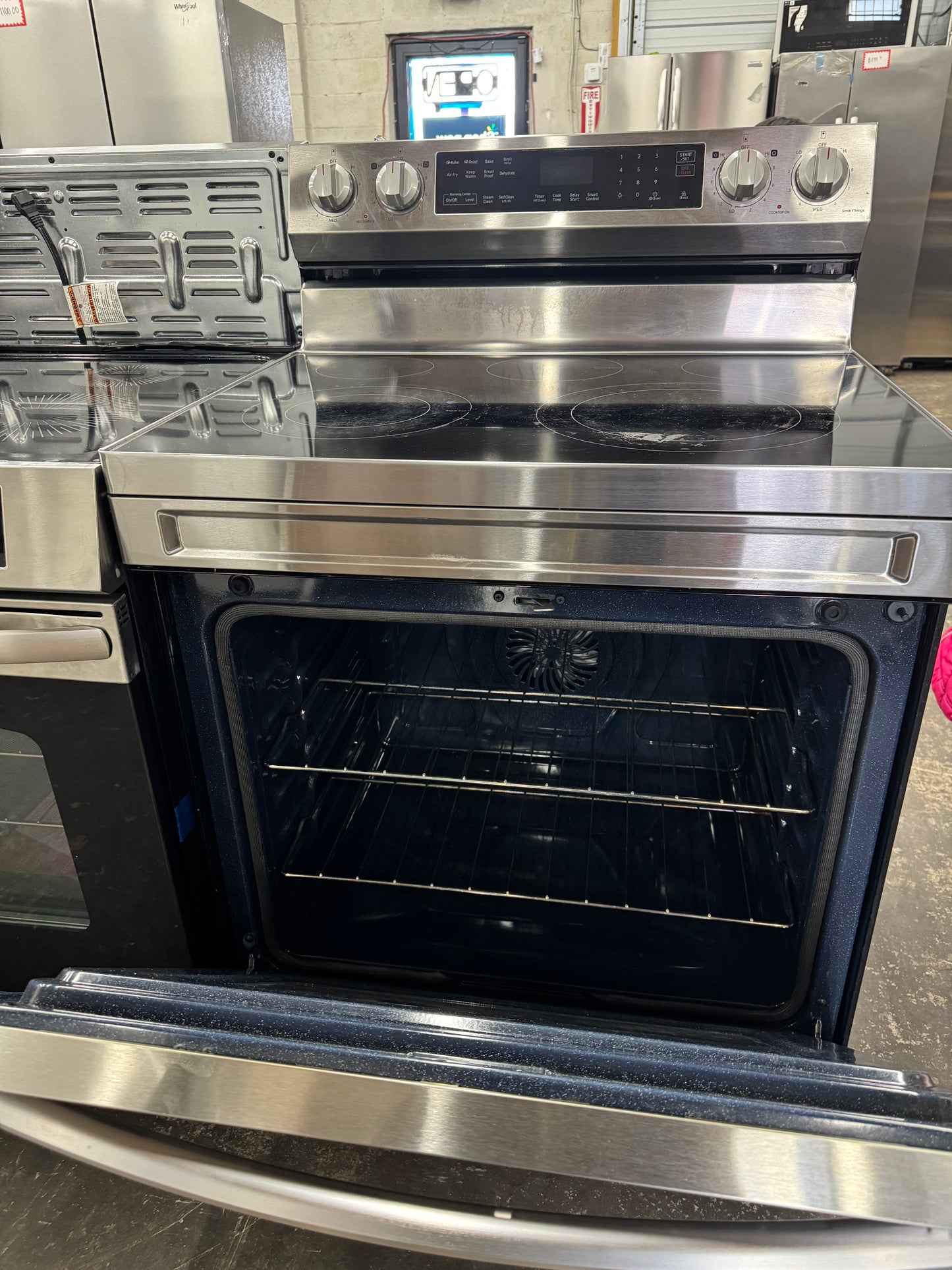 Refurbished Samsung 30in Electric Stove With Air Fryer and Convection Oven