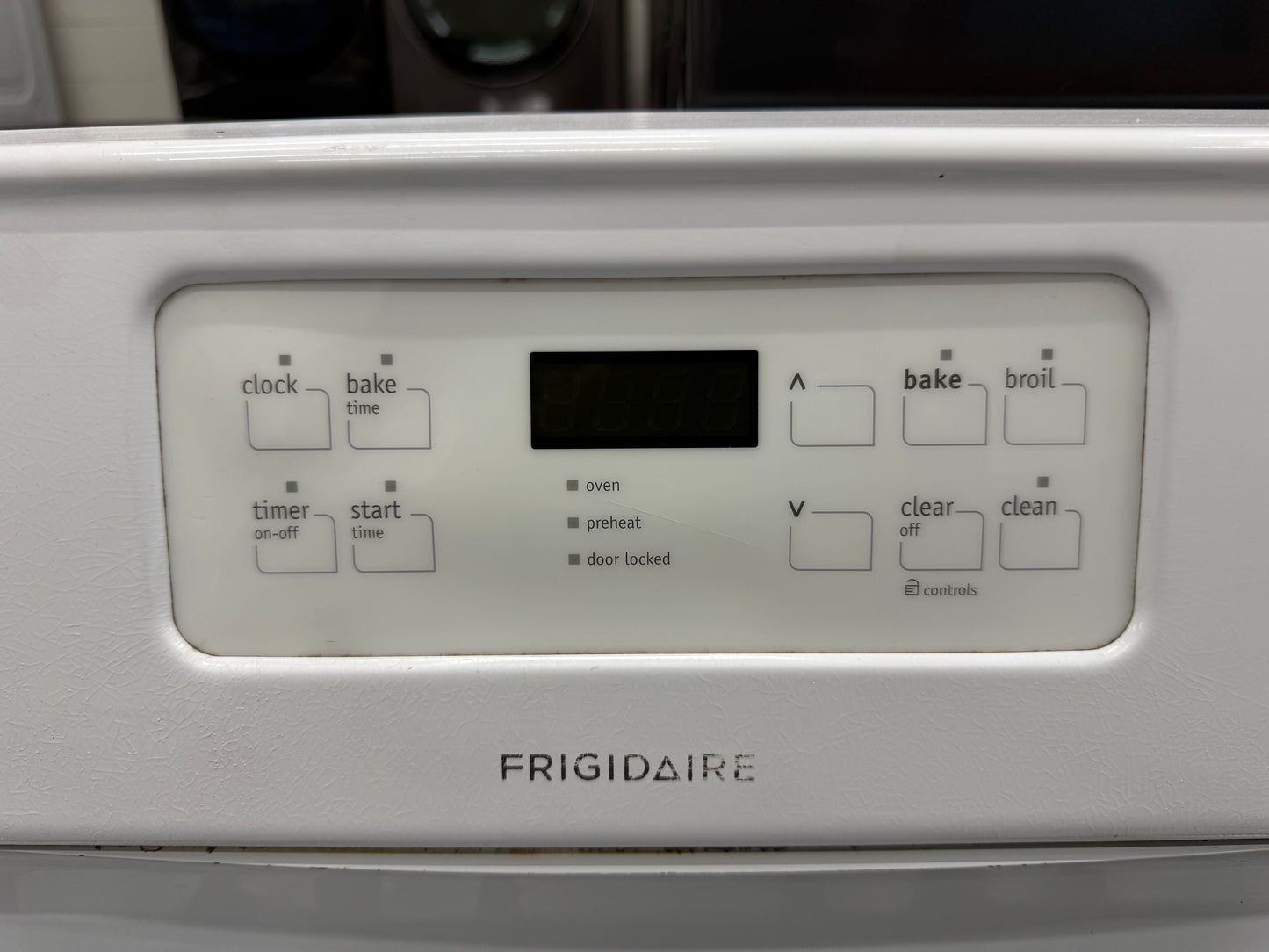 Frigidaire LFGF3207LWA 30” Freestanding Gas Range – White