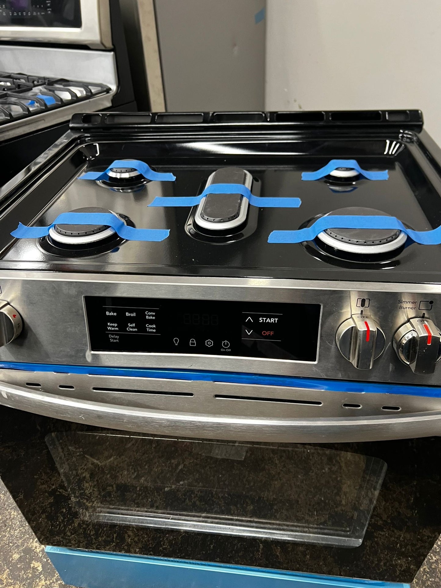 Frigidaire 30" Gas Range with Steam Clean
FCFG3062AS