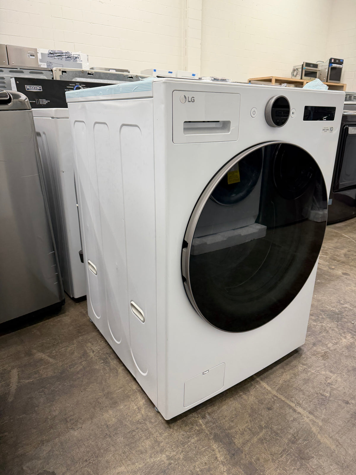 LG WM5500HWA Front Load Washing Machine