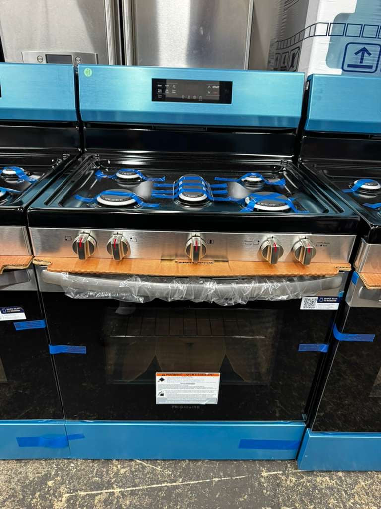 Frigidaire 30in Gas Stove FCRG3083AS 2 Years Warranty