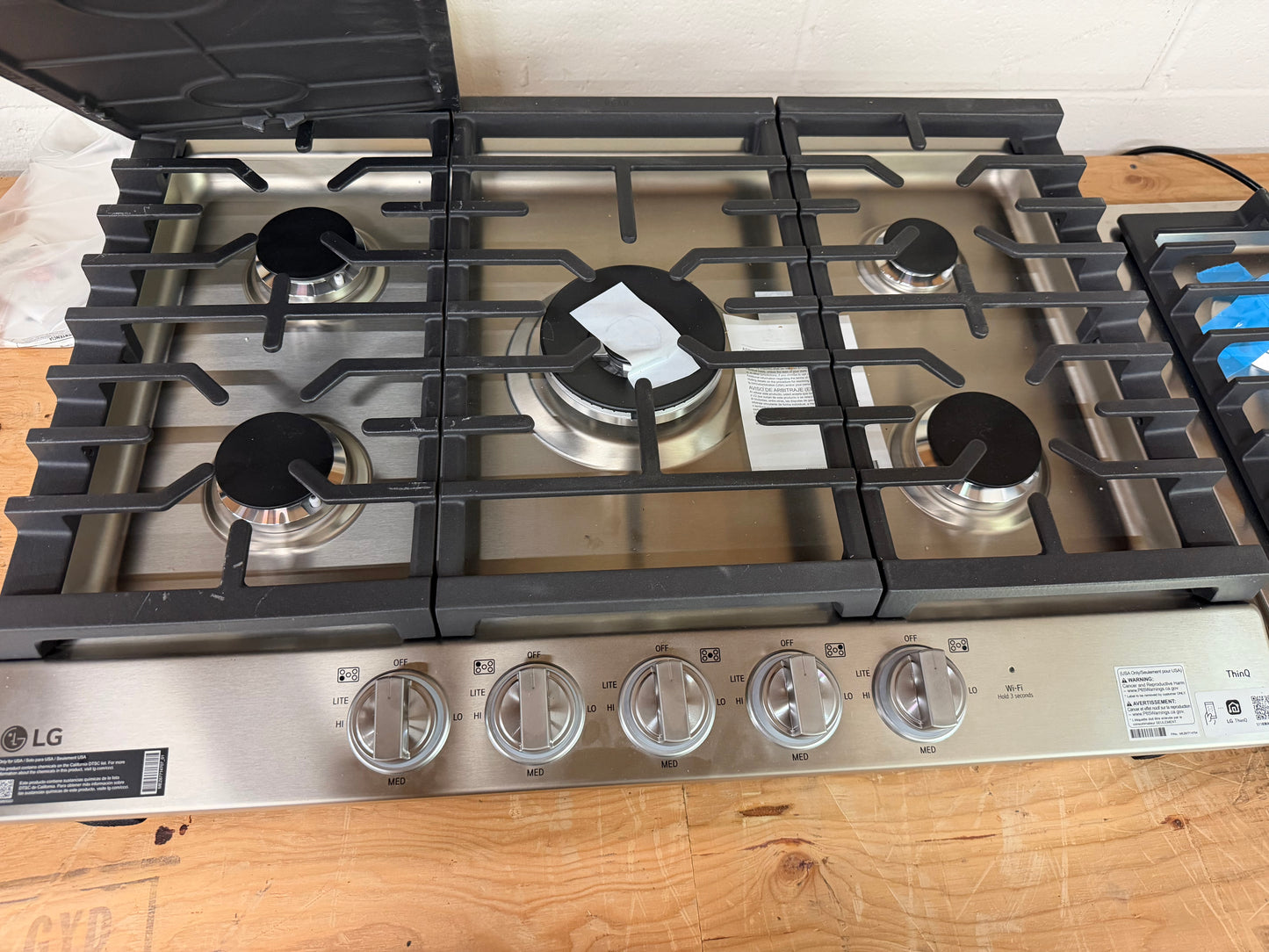30 Inch Smart Gas Cooktop with UltraHeat 22K BTU Dual Burner and LED Knobs