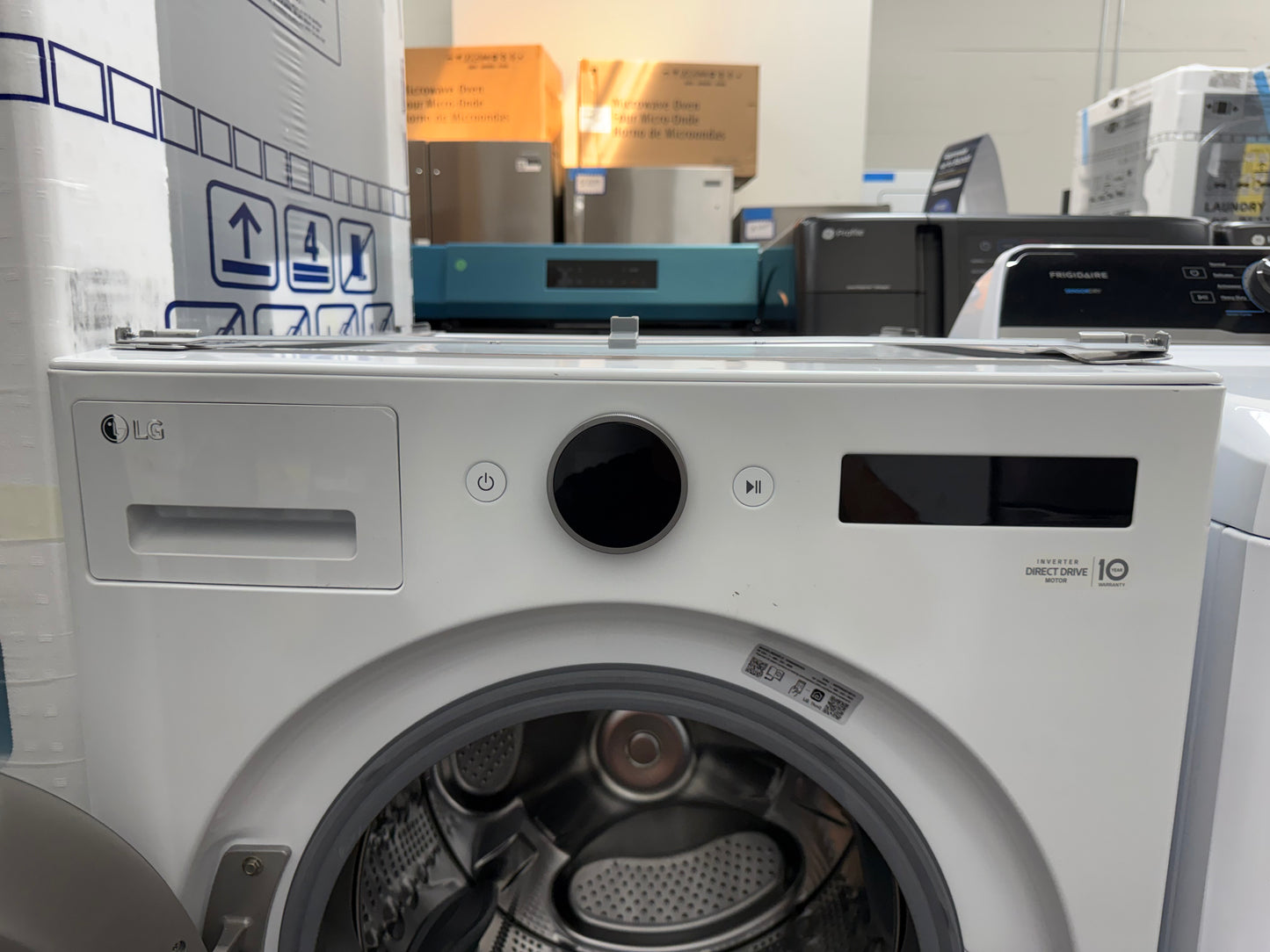 LG WM5500HWA 4.5 Cu. Ft. Smart Front Load Washer