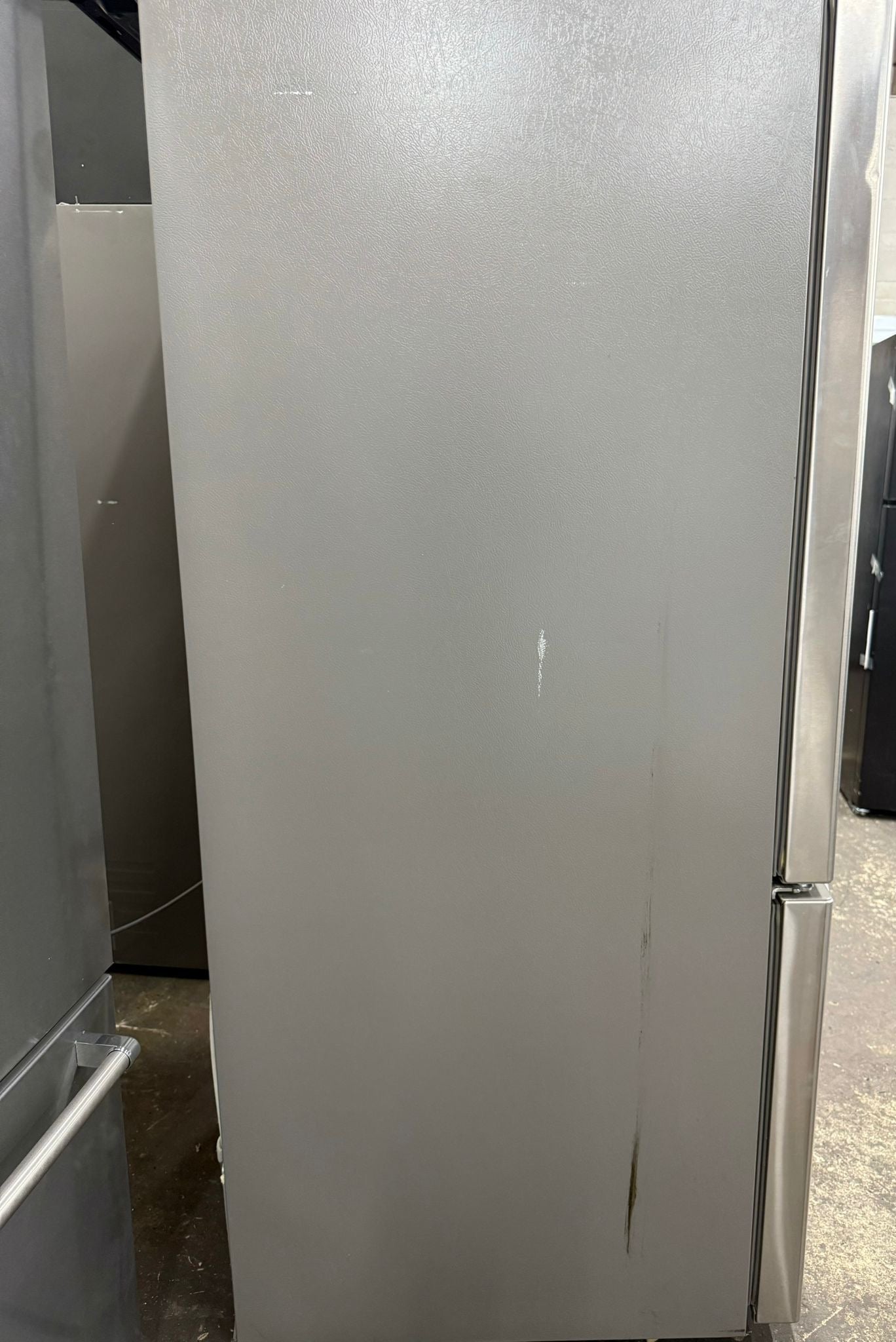 33 Inch Bottom Freezer Refrigerator with 24.8 Cu. Ft. Capacity