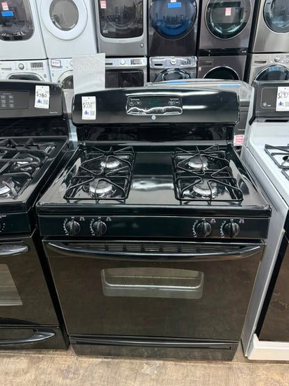 GE 30in Free- StandingGas Stove 4 Burners
