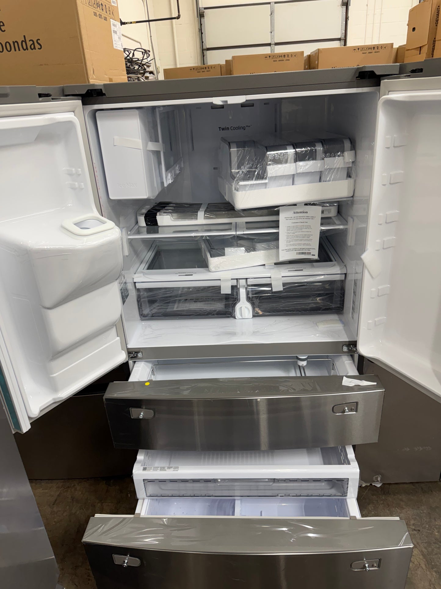 Samsung RF28R7201SR 28 Cu. Ft. 4-Door French Door Refrigerator