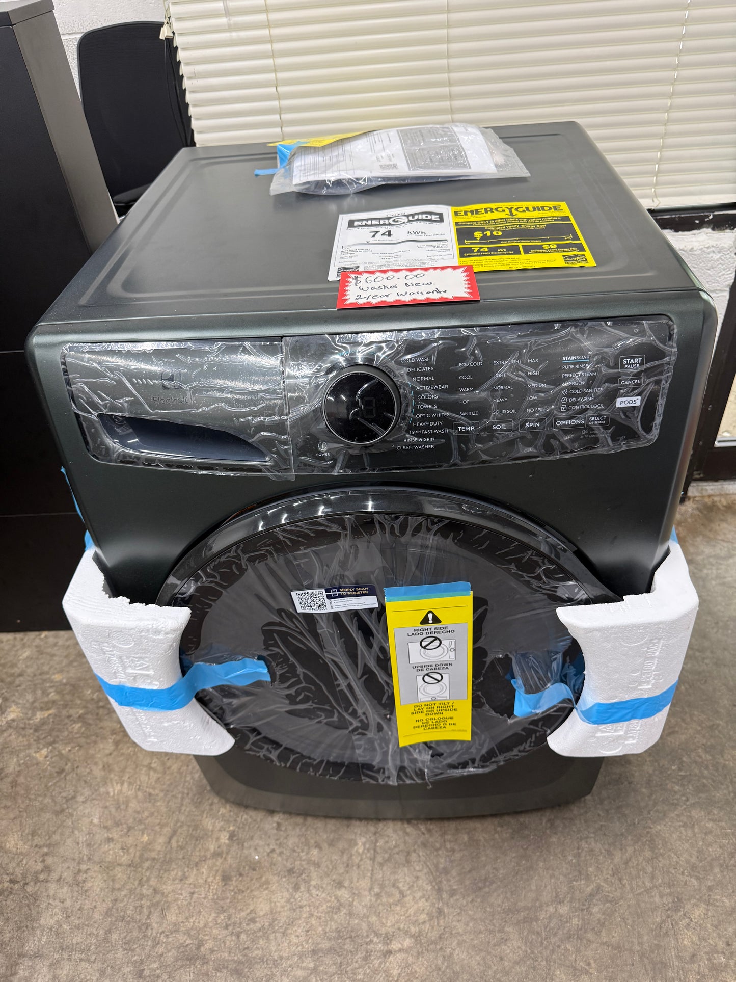 Electrolux ELFW7738AAZ – 4.5 Cu. Ft. Front Load Washer – Alpine Green