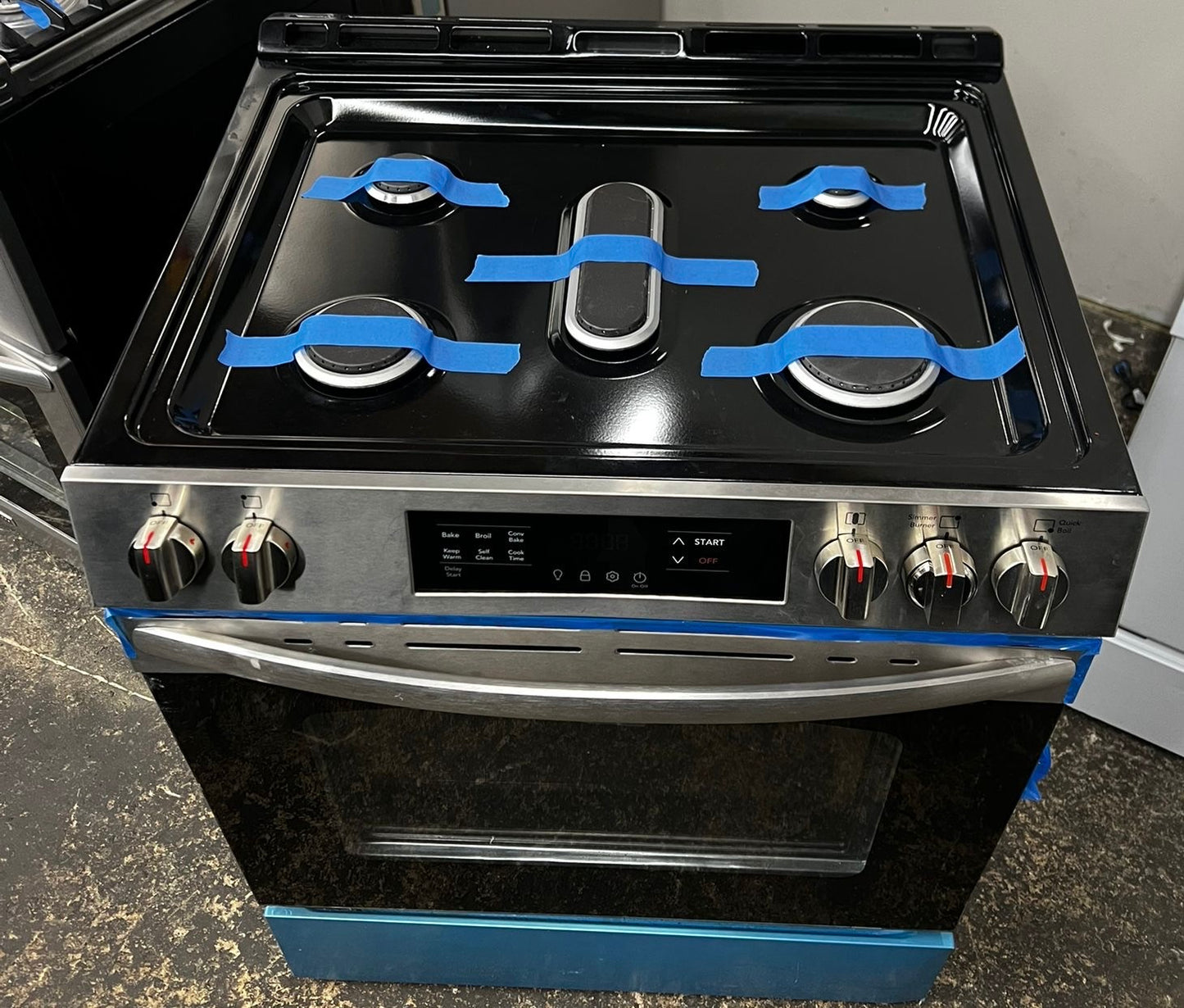 Frigidaire 30" Gas Range with Steam Clean
FCFG3062AS