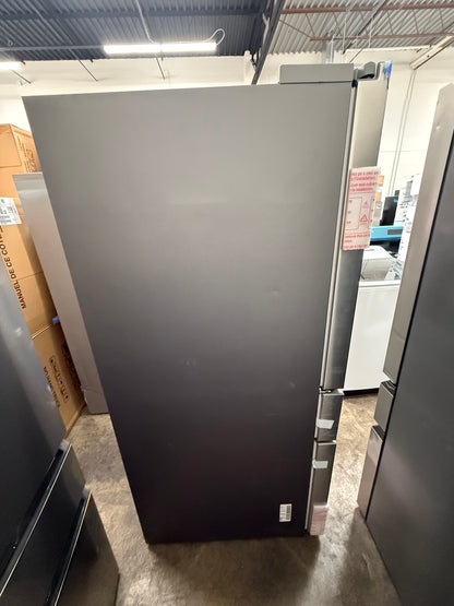 Samsung RF28R7201SR 28 Cu. Ft. 4-Door French Door Refrigerator
