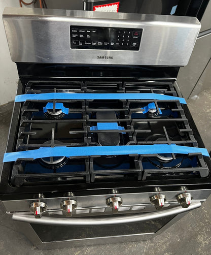5.8 cu. ft. Freestanding Gas Range with Convection in Stainless Steel NX58R5601SS