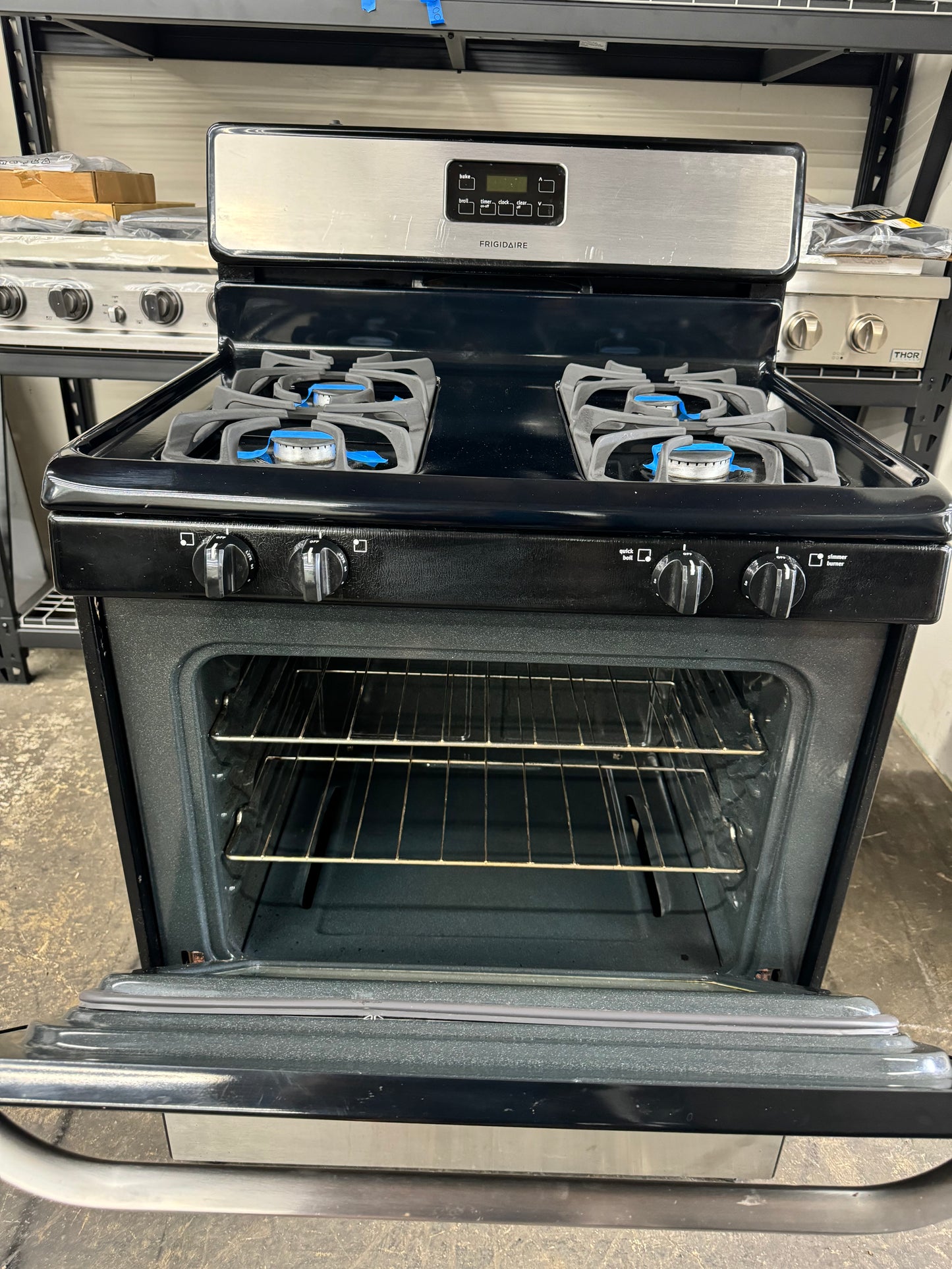 Frigidaire 30in Gas Stove