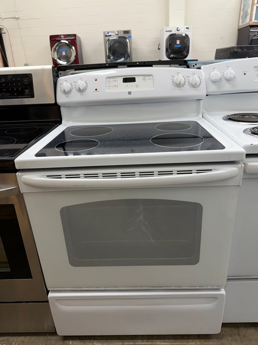 GE JBS56DM2WW Used 30” Freestanding Electric Range