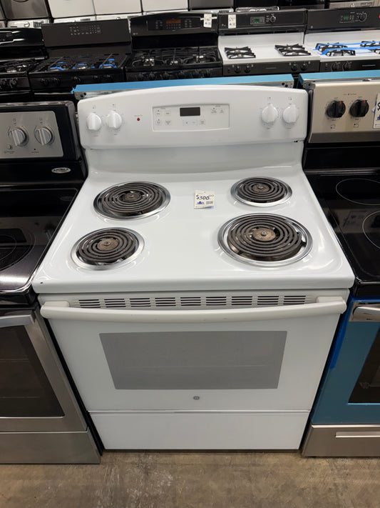 GE JBS360DMWW 30” 5.0 Cu. Ft. Freestanding Electric Range – White
