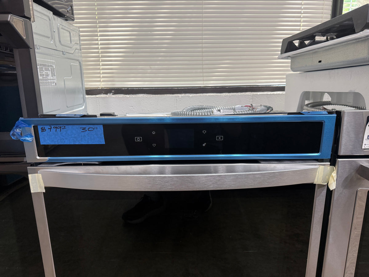 Whirlpool WOS51EC0HS02 30” Smart Single Electric Wall Oven