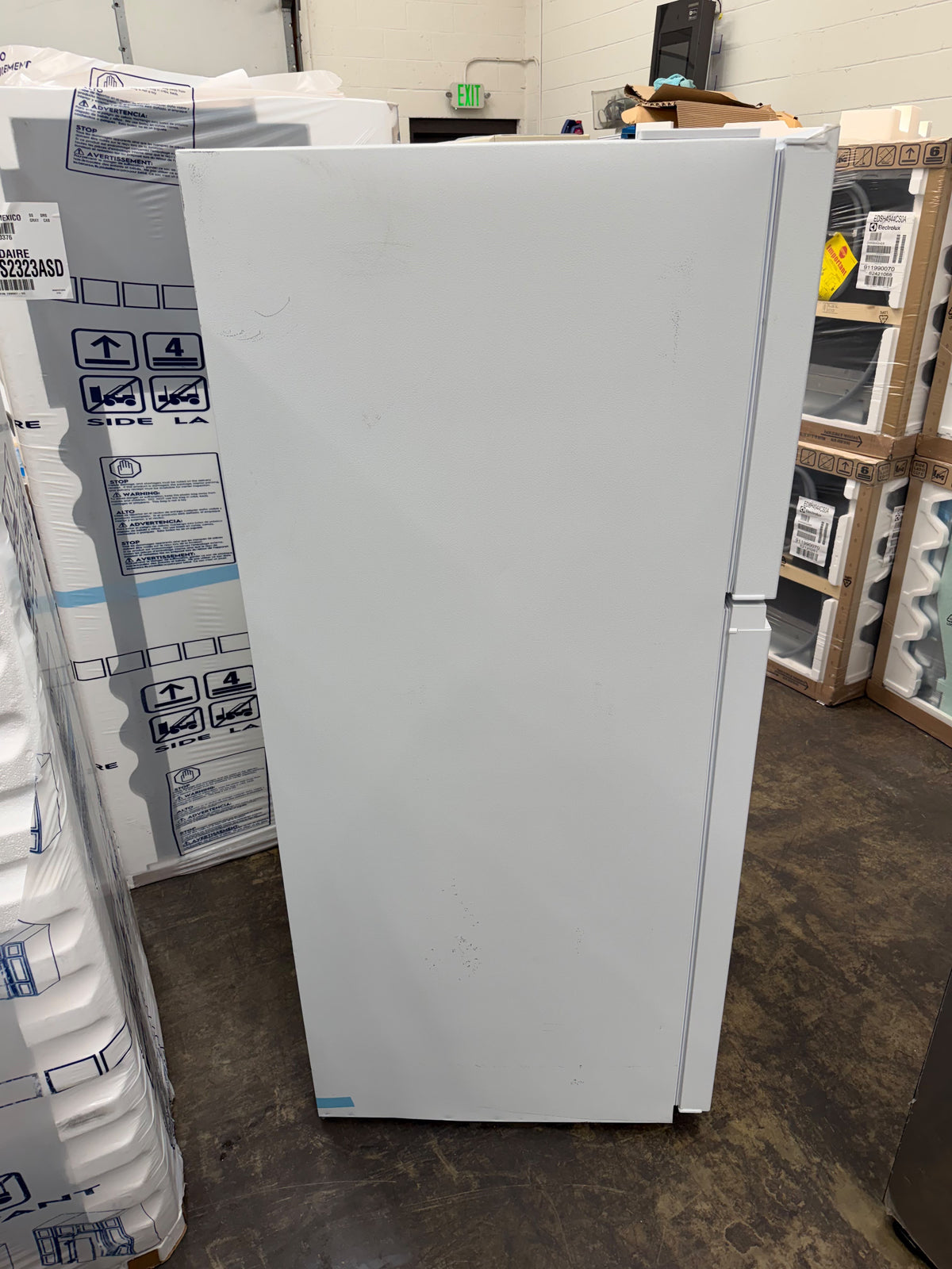Frigidaire FRTE1814AW 18 Cu. Ft. Top-Freezer Refrigerator – White