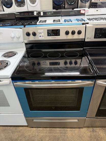 Frigidaire FCRE305LAFC 30” 5.3 Cu. Ft. Freestanding Electric Range – Stainless Steel