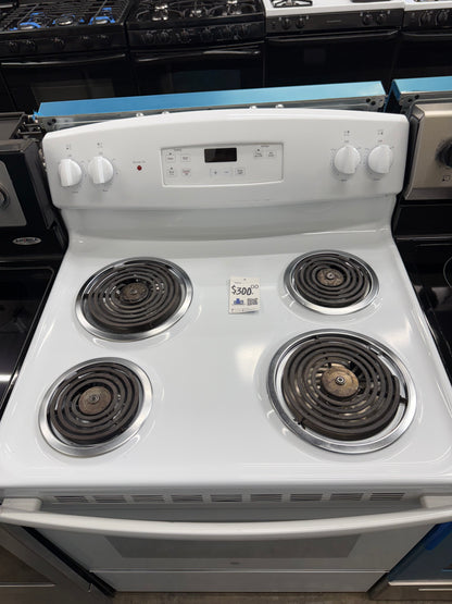 GE JBS360DMWW 30” 5.0 Cu. Ft. Freestanding Electric Range – White