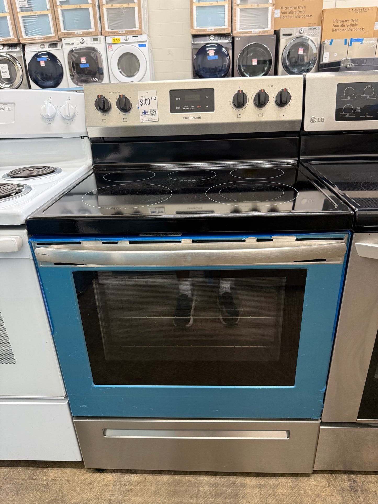 Frigidaire FCRE305LAFC 30” 5.3 Cu. Ft. Freestanding Electric Range – Stainless Steel