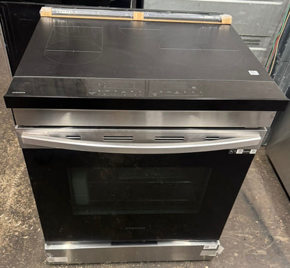 Bespoke 6.3 cu. ft. Smart Slide-In Induction Range with Anti-Scratch Glass Cooktop & Air Fry in Stainless Steel
#NSI6DG9100SR