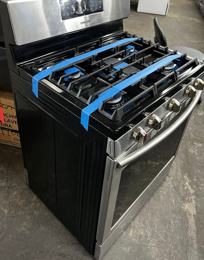 5.8 cu. ft. Freestanding Gas Range with Convection in Stainless Steel NX58R5601SS
