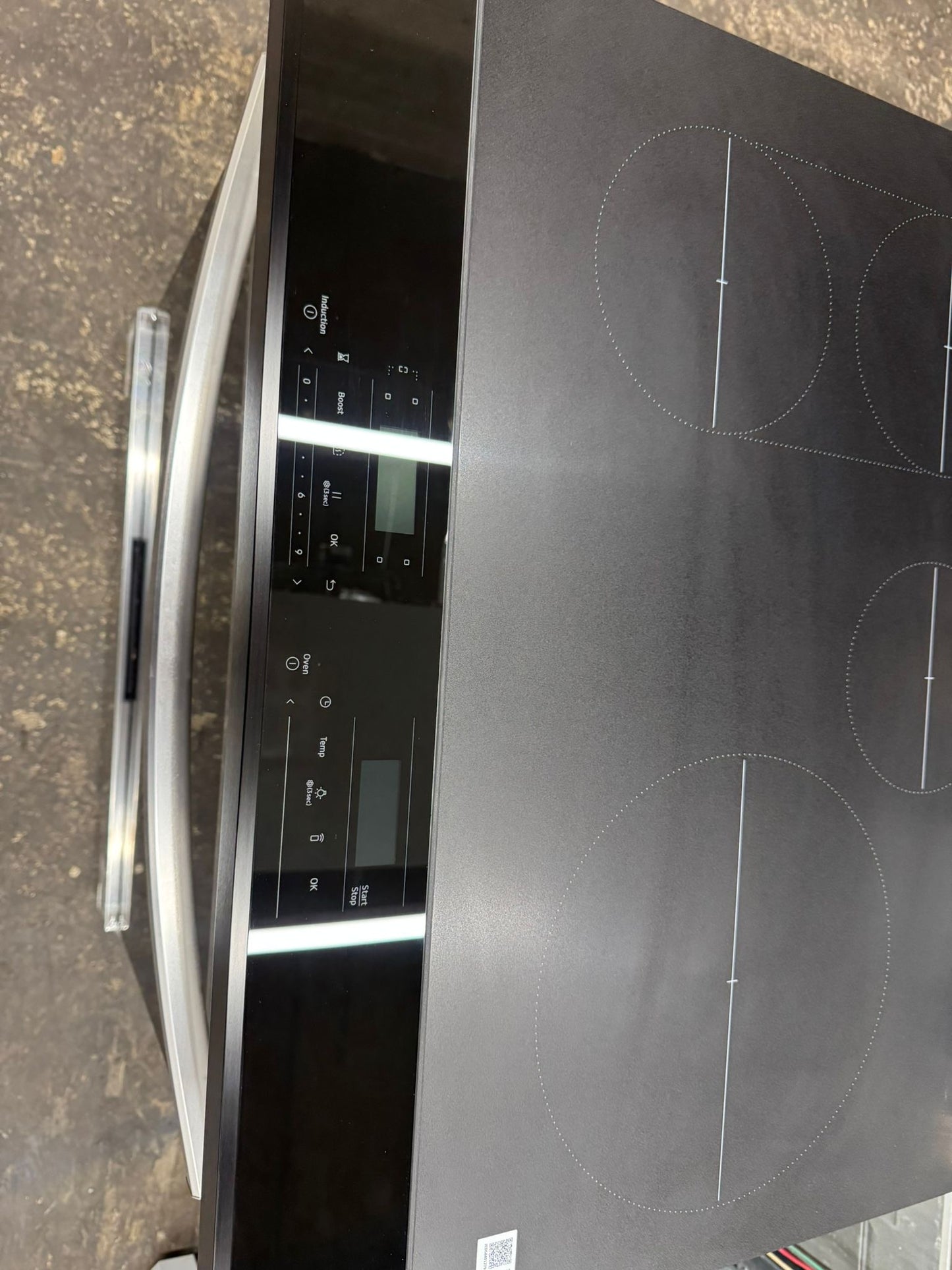 Bespoke 6.3 cu. ft. Smart Slide-In Induction Range with Anti-Scratch Glass Cooktop & Air Fry in Stainless Steel
#NSI6DG9100SR