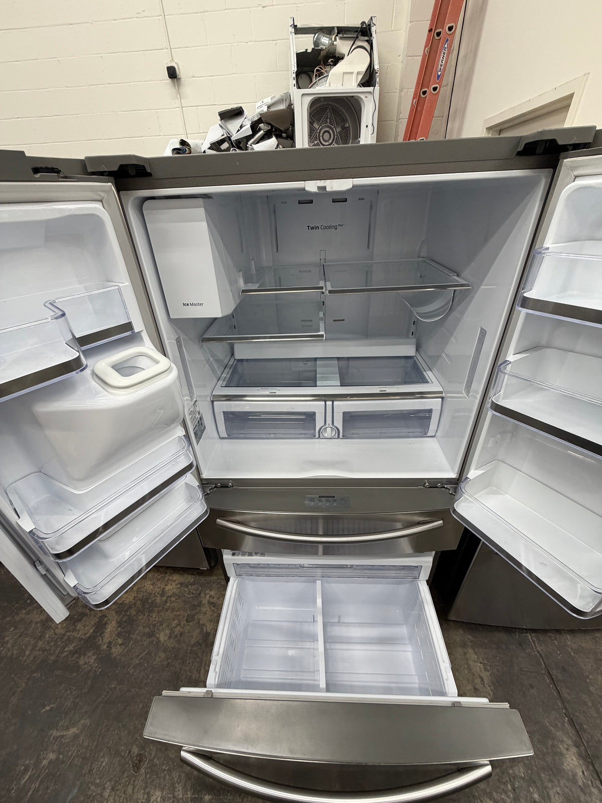 Samsung RF28HMEDBSR French Door Refrigerator