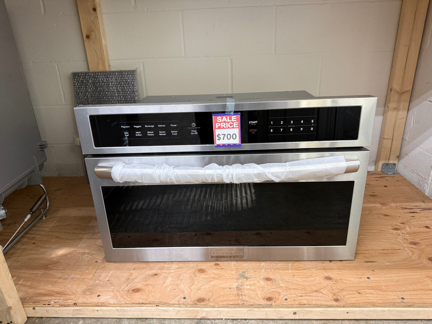 Frigidaire Gallery GMBD3068AFA 30” Built-In Microwave