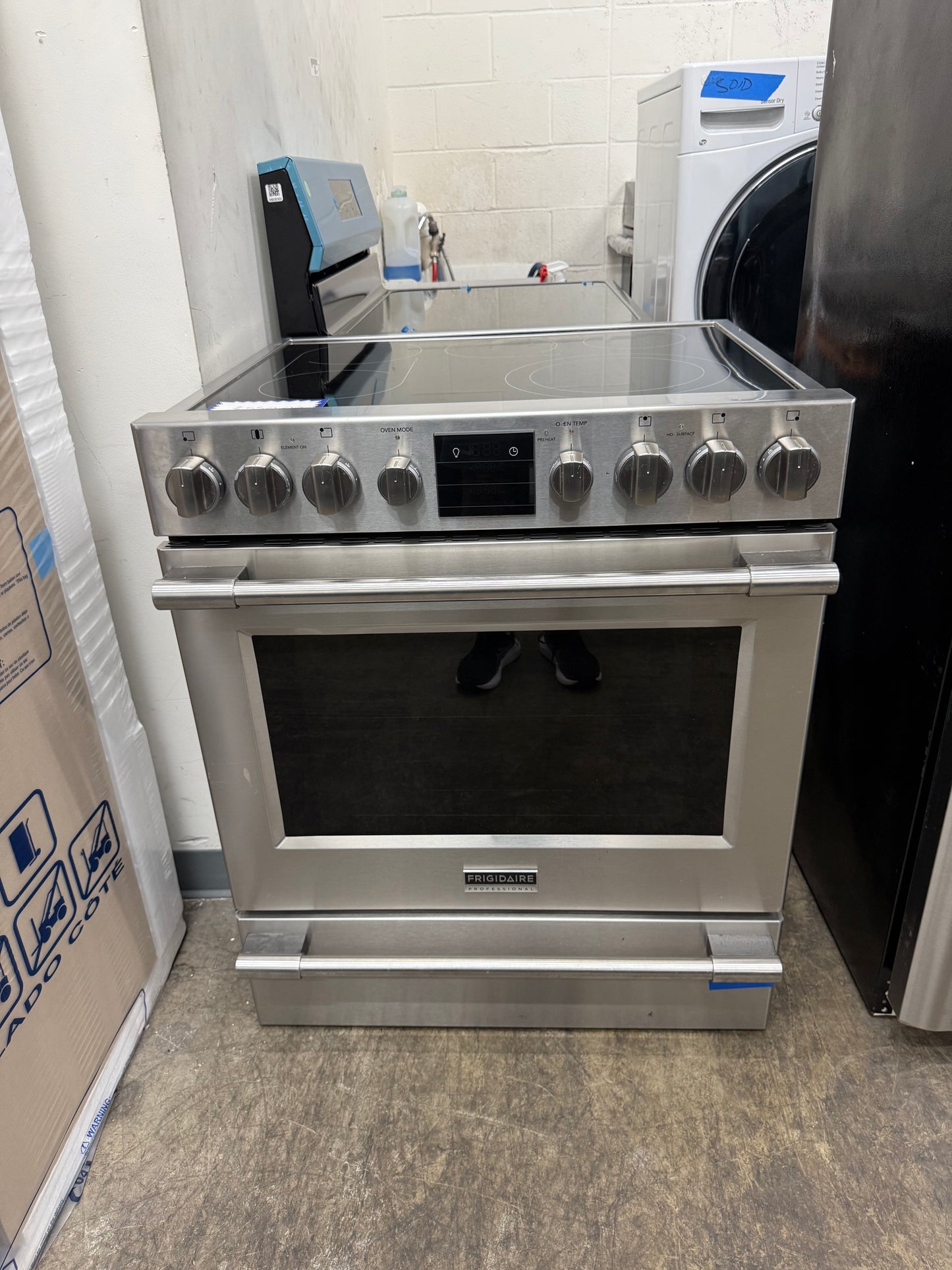 Frigidaire Professional 30” Stainless Steel Electric Range – 5.1 Cu. Ft. – FPEH3077RFH