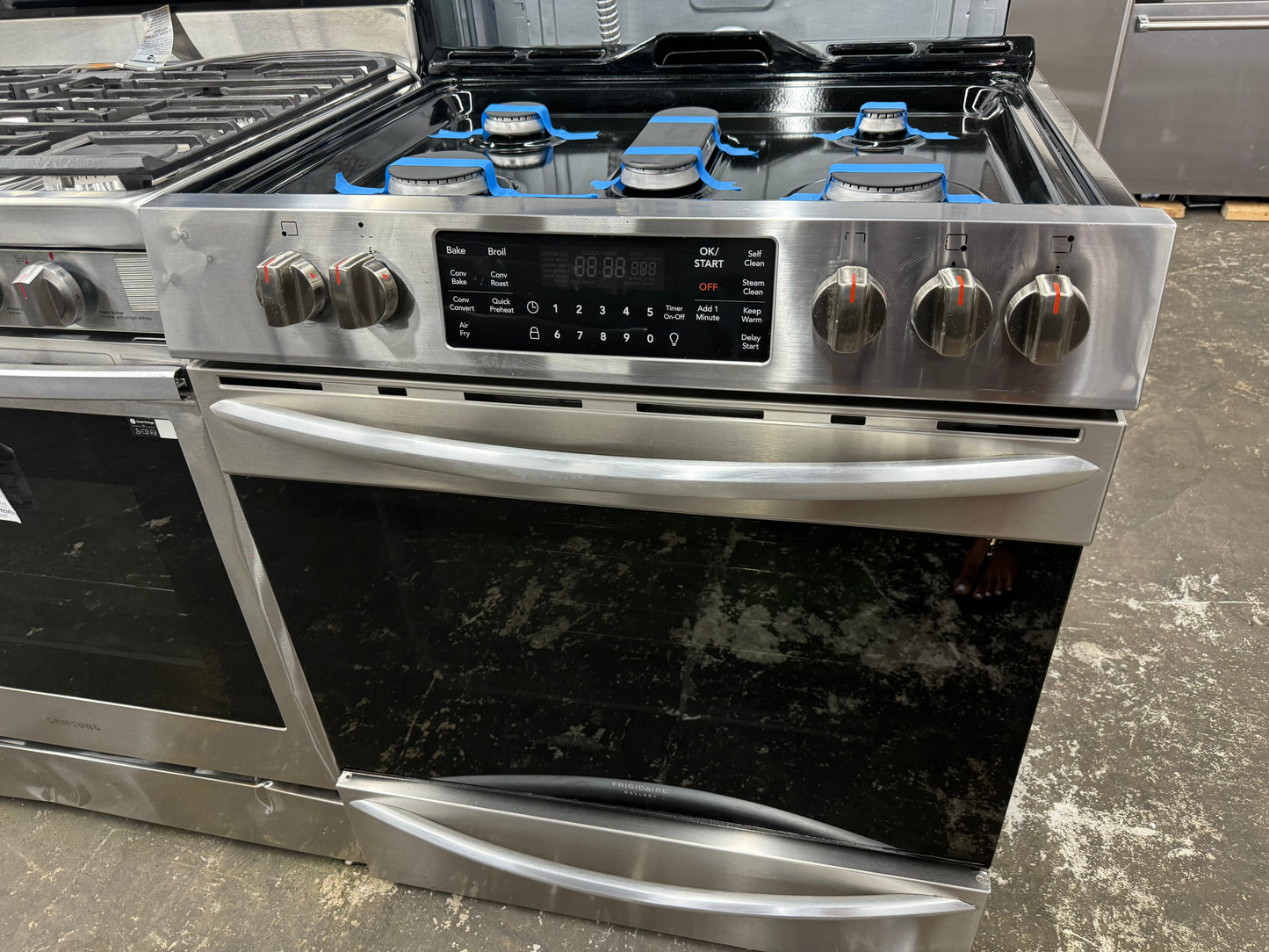 Frigidaire Gallery 30in Gas Stove