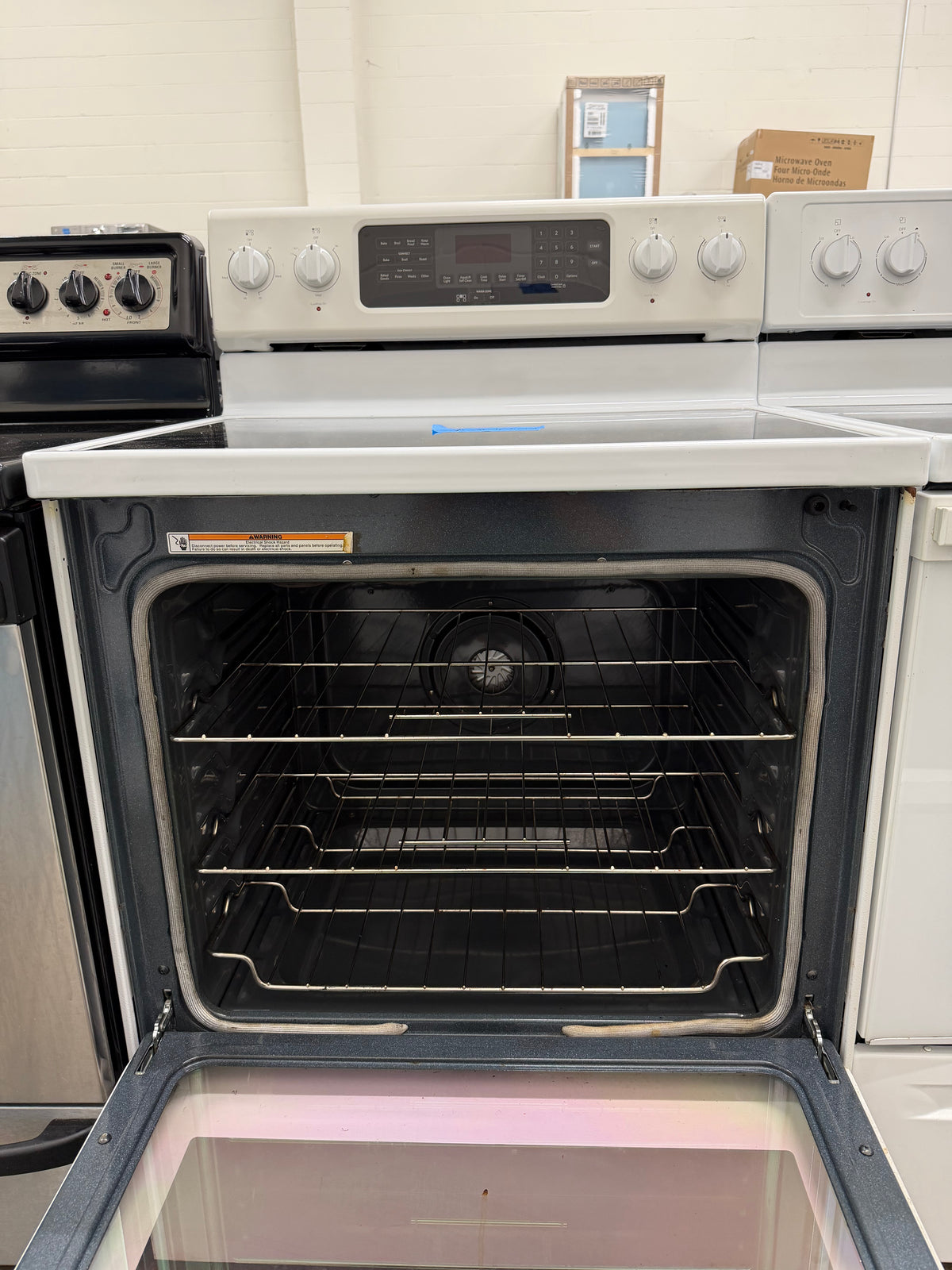 KitchenAid KERS202BWH0 Used 30” Freestanding Electric Convection Range
